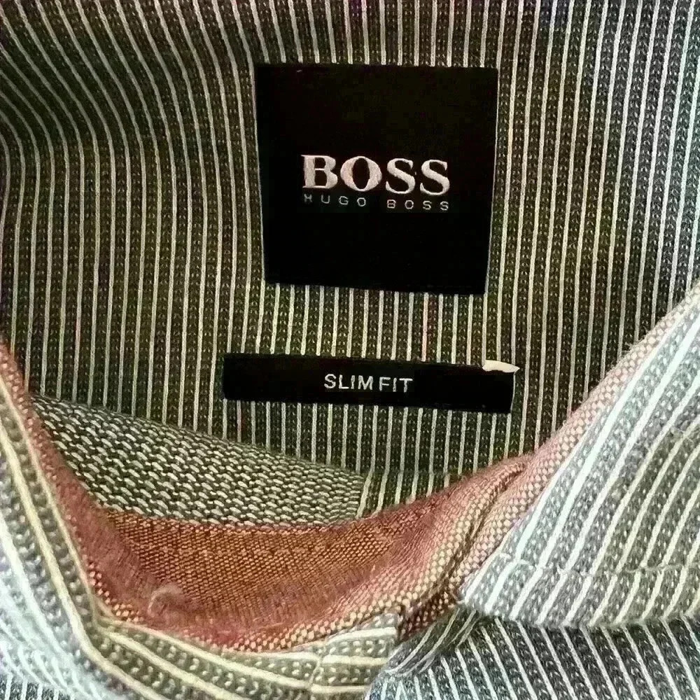 Hugo Boss Large dress Shirt - Picture 3 of 6